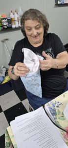 From cutting to stitching to lining — everyone picked up the techniques so quickly. Beginner projects can be so rewarding! ✂️💛